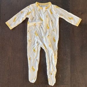NWOT Kyte Baby Zippered Footie in “Hop”